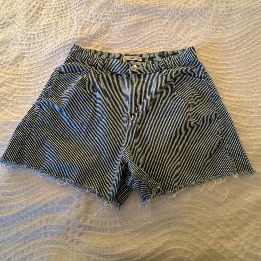 Denim Shorts with Frayed Hem and Pleats